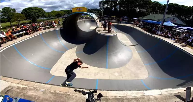 Elanora Skate Bowl &amp; Full Pipe - Elanora, Queesland, Australia