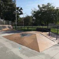 Roosevelt Park Skatepark - Firestone (Los Angeles)