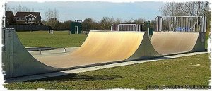 Burstow Skatepark - Burstow, Smallfield, Surrey, United Kingdom