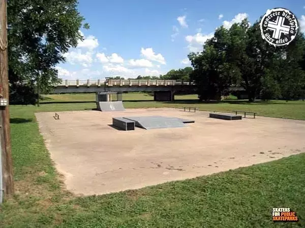 Lions Park Skatepark - Meridian, Texas