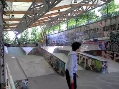 Skatepark gare du bercy ( Paris )