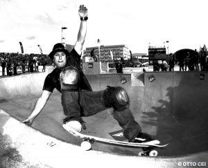 Hosoi with his signature layback, picked up the crowd.