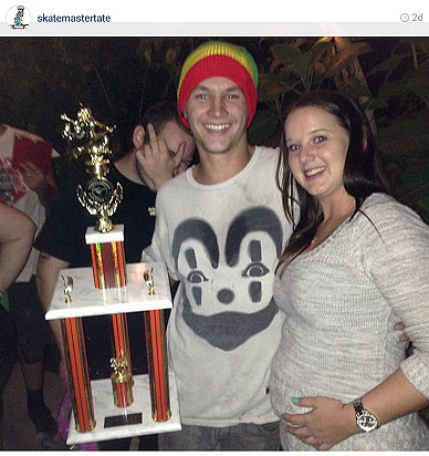 Zack Tripp wins the overall Best and a big trophy! Pic stolen from Skatemaster Tate's Instagram feed ;)